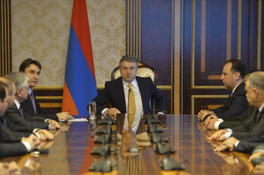 Сержа Саргсяна на посту премьер-министра Армении заменил Карен Карапетян