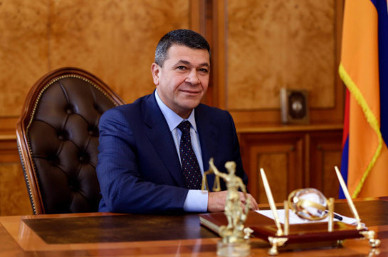 Президент Армении освободил с должности начальника полиции страны