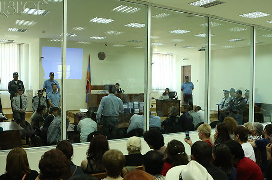Суд отклонил ходатайство об освобождении под залог 10 членов группы «Сасна црер»