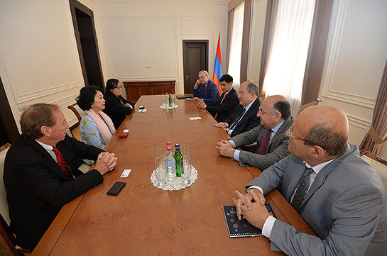 Президент Армен Саркисян принял главу Всемирного альянса информационных технологий и услуг