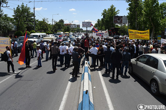 Сторонники членов группы «Сасна црер» прислушались к призыву премьер-министра и открыли проспект Аршакуняц