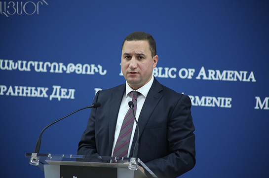 Встреча между главами МИД Армении и Азербайджана не планируется - Балаян