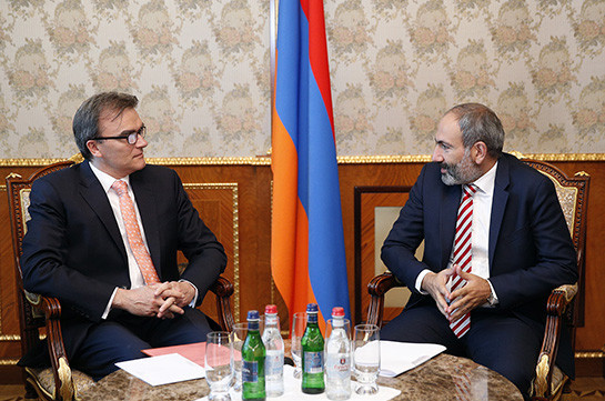 Ряд швейцарских компаний заинтересованы во вступлении на армянский рынок – премьер встретился с послом Швейцарии