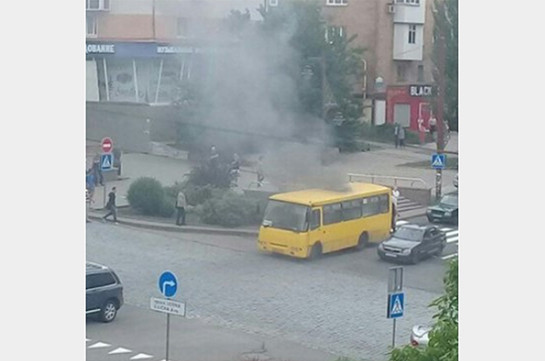 В центре Донецка взорвалась маршрутка