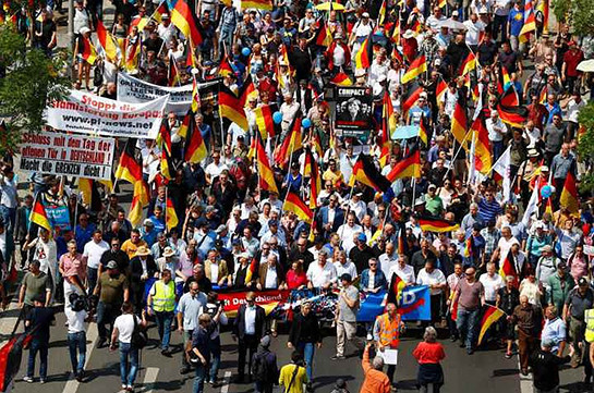 В Германии на демонстрации вышли более 25 тысяч человек