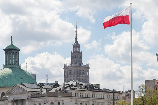 Минобороны Польши: Варшава стремится к появлению в стране постоянных военных баз США
