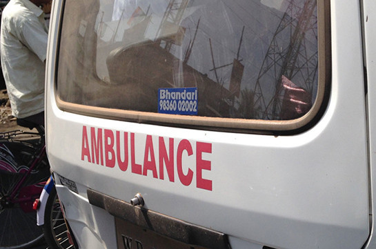 В Индии при столкновении пассажирского автобуса с ограждением погибли 17 человек