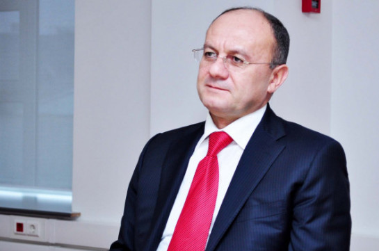 Бывший министр обороны Армении допрошен по делу о злоупотреблениях