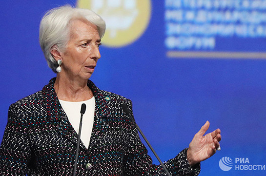 Глава МВФ предупредила о рисках для рынков из-за растущего доллара