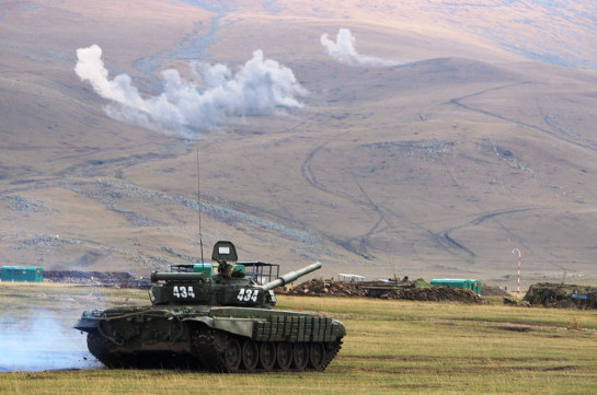 В горах Армении началась подготовка танкистов ЮВО