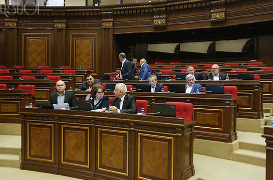 Парламент согласился с ходатайством генпрокурора о содержании под стражей депутата Манвела Григоряна
