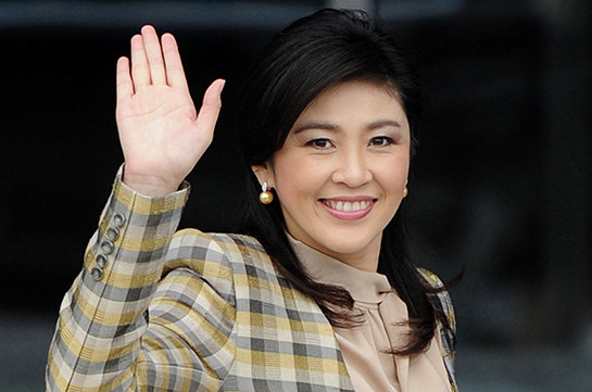 Экс-премьер Таиланда впервые после побега обратилась к сторонникам