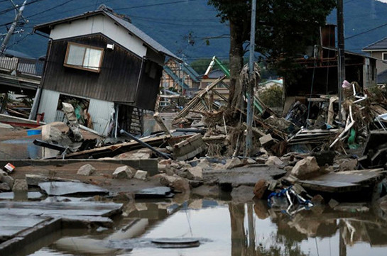 В Японии число жертв ливневых дождей достигло 179 человек