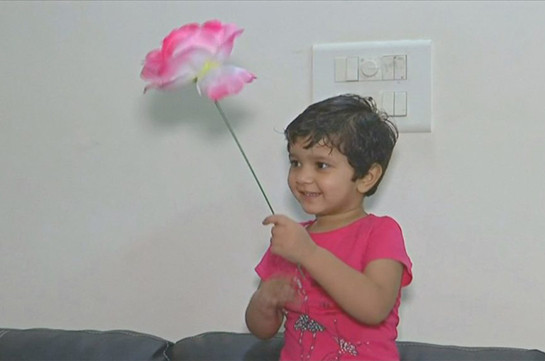 Двухлетняя девочка с феноменальной памятью установила рекорд Индии (Видео)