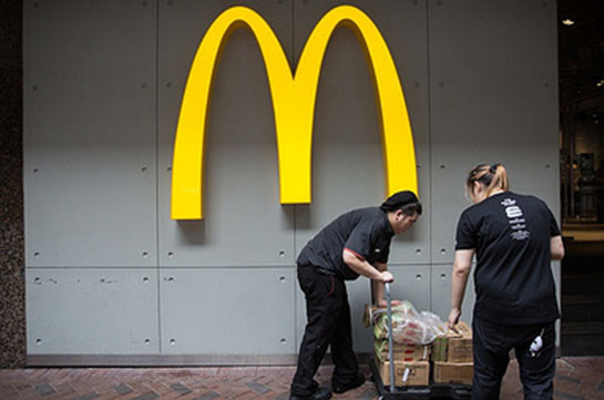 McDonald's прекратил продажи салатов в 3 тыс. ресторанов в США из-за массового отравления