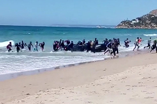 Испания, Португалия и Франция примут по 50 спасенных мигрантов
