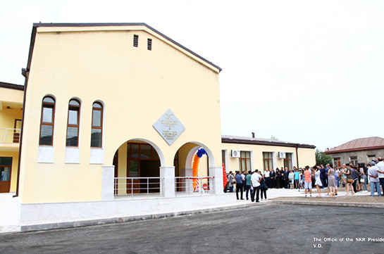 Бако Саакян присутствовал на торжественной церемонии открытия нового общинного центра в селе Красни