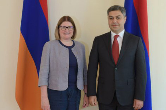 В Великобритании следят за развитиями в Армении – директор СНБ принял посла Джудит Фарнуорт