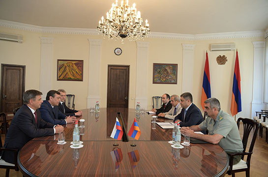 Глава СНБ Армении и замруководителя Пограничной службы ФСБ России обсудили обсудили двустороннее сотрудничество