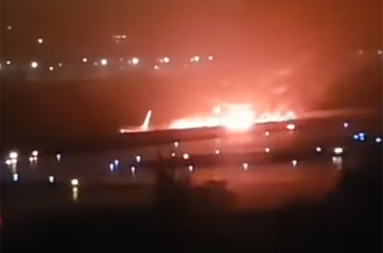 Some 18 injured as plane skids off runway in south Russia (video)