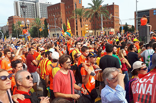 День Каталонии: в Барселоне около миллиона человек требуют независимости