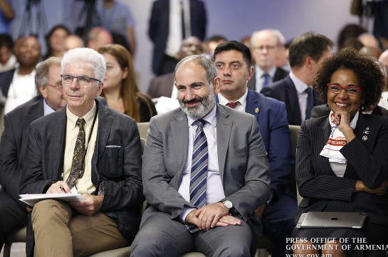 Никол Пашинян и Микаэль Жан присутствовали на открытии 11-го Форума неправительственных организаций Франкофонии