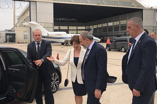 Armenian Prime Minister arrives in Paris on a working visit (photos, video)