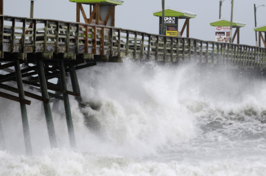 Hurricane Florence: 'Life-threatening' storm starts to lash US