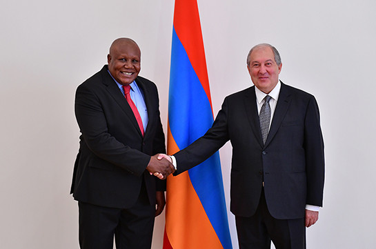 Посол Конго в Армении вручил верительные грамоты президенту Армену Саркисяну