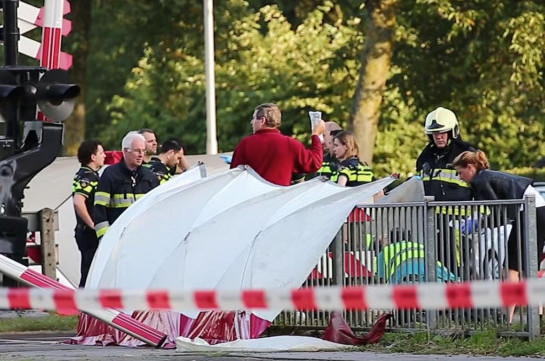 Dutch rail crash: Four children killed in electric cart
