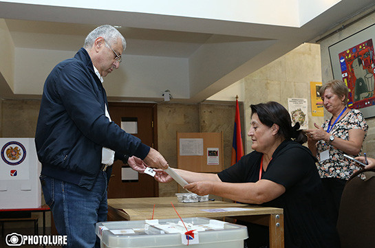 Выборы в Совет старейшин Еревана были политизированными, премьер направил процесс в другое русло – Микаел Манукян