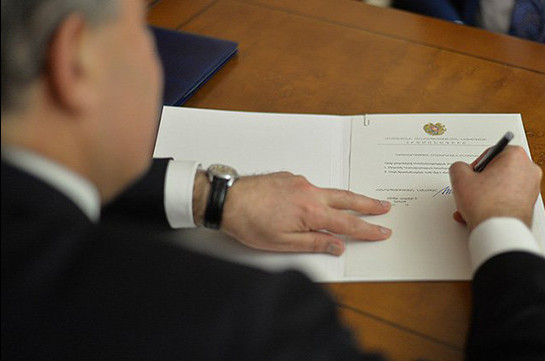 Նախագահը ստորագրել է ՀՅԴ ու ԲՀԿ նախարարների ազատման հրամանագրերը, սպասվում է Փաշինյանի հրաժարականը