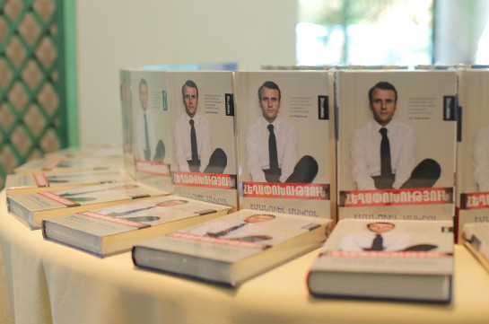 Emmanuel Macron’s “Revolution” book presented in Armenian (photos)