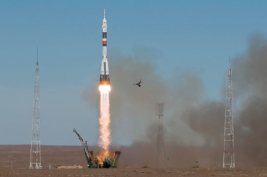 Astronauts escape malfunctioning Soyuz rocket