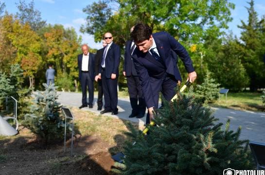 Canadian PM visits Armenian Genocide Memorial complex