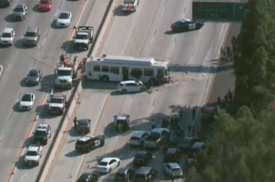 Կալիֆոռնիայում ավտոբուսի վթարի հետևանքով առնվազն 40 մարդ է տուժել