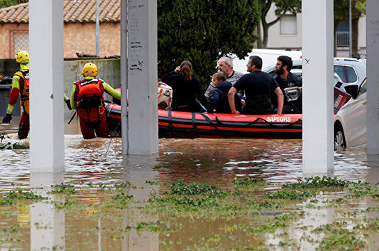 Власти Франции продолжают эвакуацию жителей юга из-за наводнений