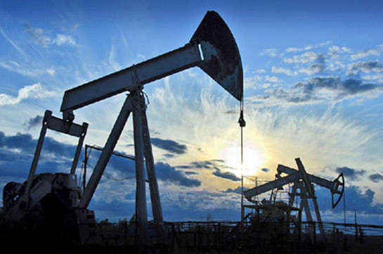 Oil falls below $80 on rising U.S. stockpiles