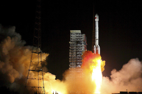Китай планирует вывести на орбиту "искусственную Луну"