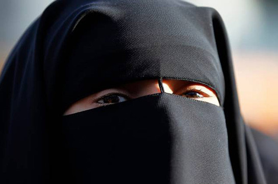 Госслужащим в Алжире запретили носить никаб
