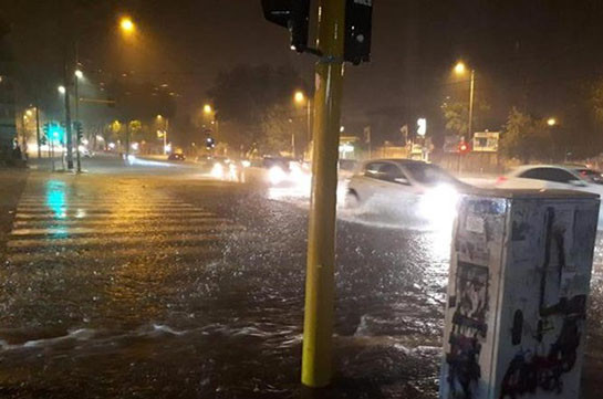 Հռոմում կարկտախառն անձրևի պատճառով մետրոյի մի քանի կայարան ջրով է լցվել