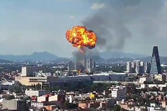 В Мехико две тысячи человек эвакуировали после взрыва на алкогольной фабрике