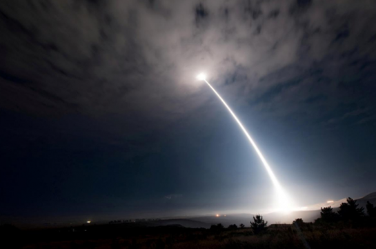 В США снова испытали баллистическую межконтинентальную ракету Minuteman III