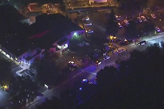 Полиция не исключает, что стрельба в баре в Калифорнии была терактом