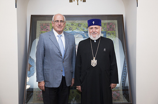 Կաթողիկոսն ընդունել է Հայկական Բարեգործական Ընդհանուր Միության նախագահին