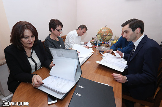«Светлая Армения» и АРФ «Дашнакцутюн» представили избирательные списки в ЦИК Армении