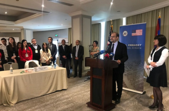 During Global Entrepreneurship Week, U.S. Embassy supports Career and Entrepreneurship Fair in Yerevan