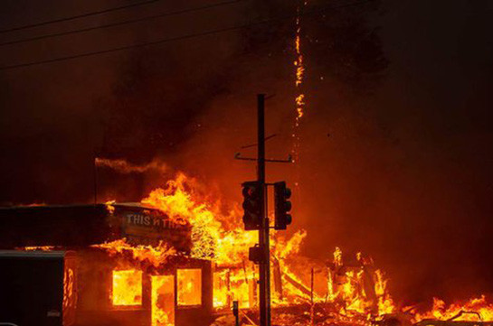 В Калифорнии из-за лесных пожаров погибли более 70 человек