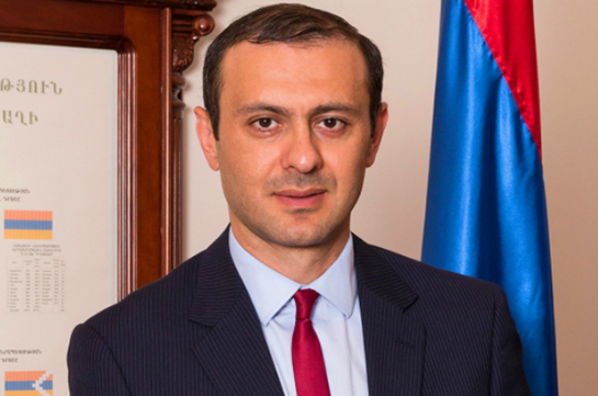 Секретарь Совбеза Армении отбывает в Москву