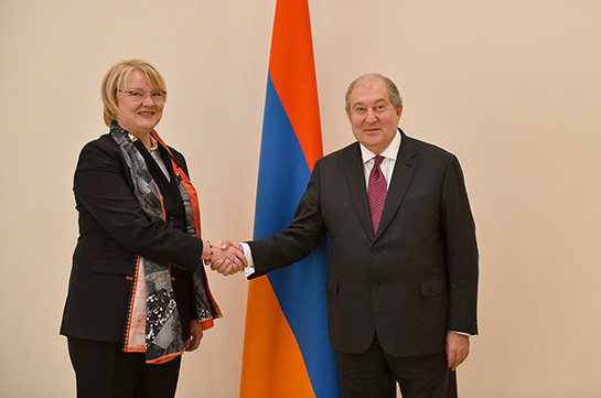 Latvia’s ambassador hands over credentials to Armenia’s president